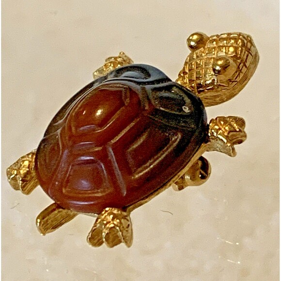 Trifari Jewelry - Vintage Trifari Signed Turtle Brooch Gold Tone Faux Tortoise Shell Pin 1960s